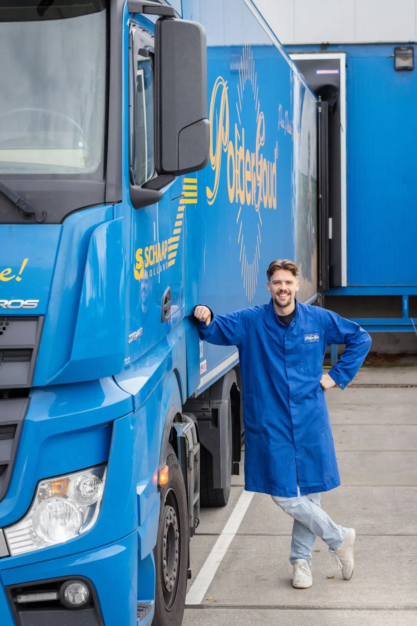 Tom Schaap van Schaap Holland bij een vrachtwagen